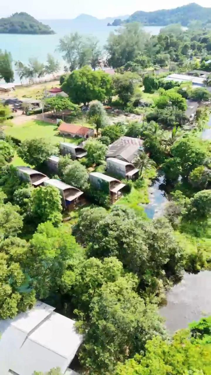 Koh Mak Living Villa Bagian luar foto